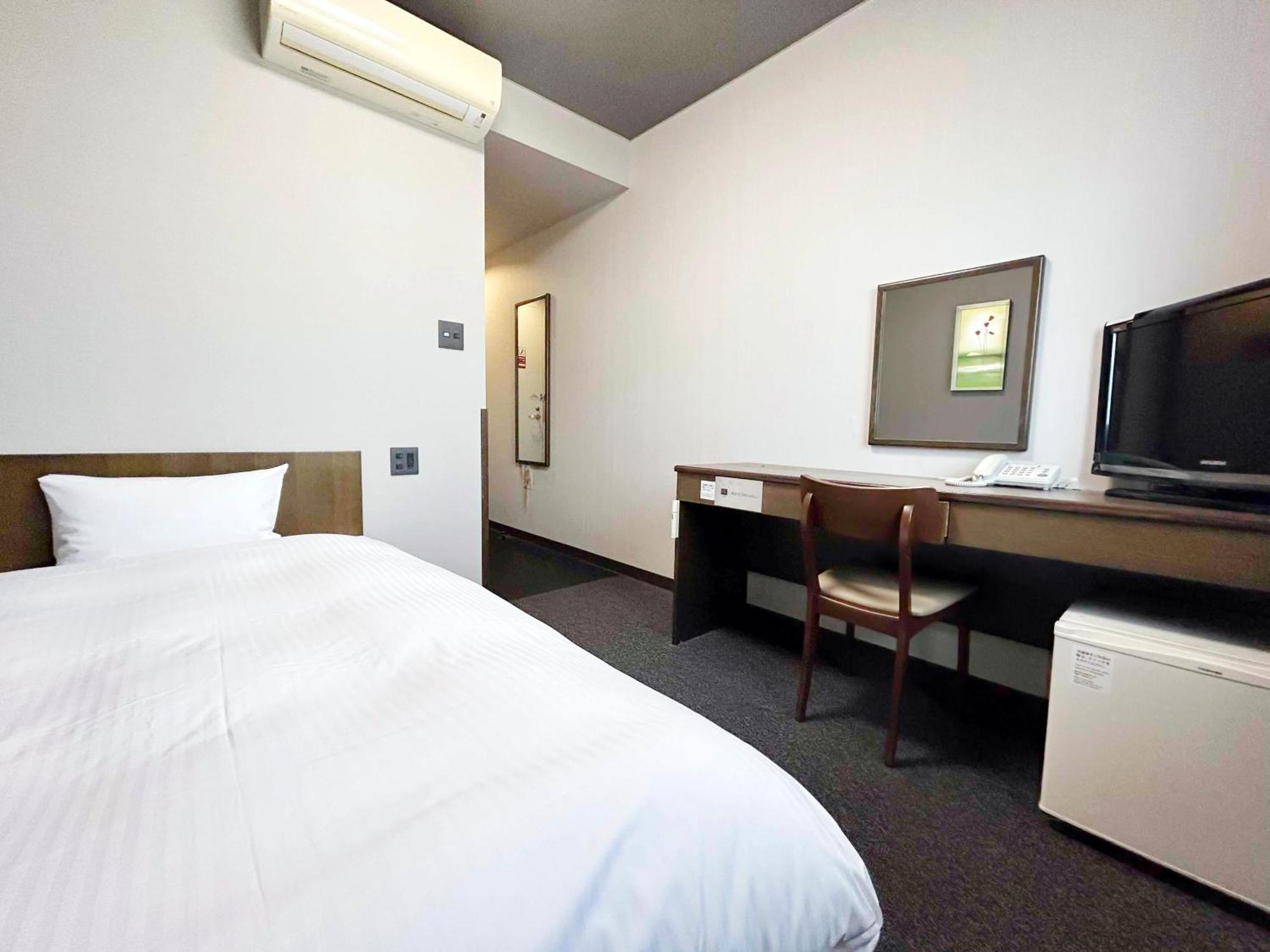 Hotel Route-Inn Kakamigahara Екстер'єр фото